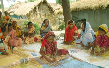 Women SHGs now to get loan at 7% interest: RBI 