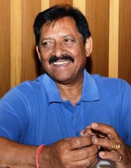 Is Chetan Chauhan the right man for being the chairperson of NIFT?