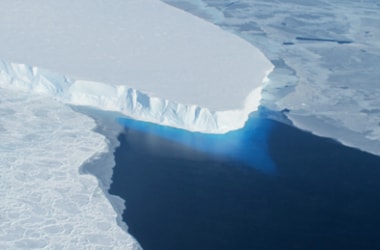 Glacier thinning determined by shape