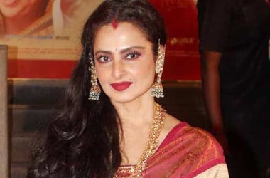 Actress Rekha awarded DIFF Lifetime Achievement Award 