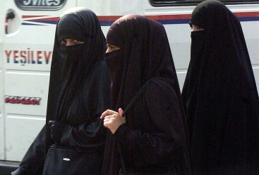 Austria joins countries issuing a burqa ban